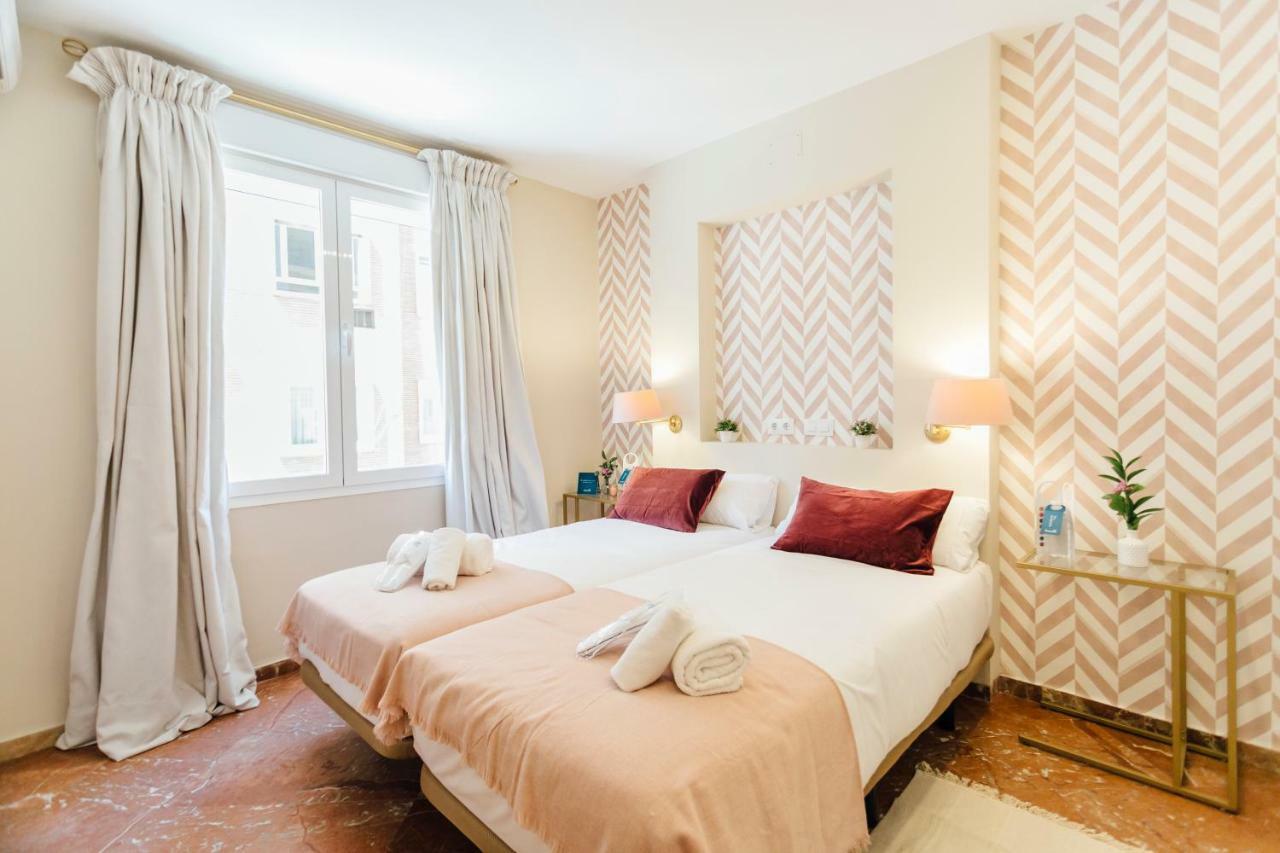 Stylish And Wide- 3Bdr 3Bth- Los Remedios Sevilha Exterior foto